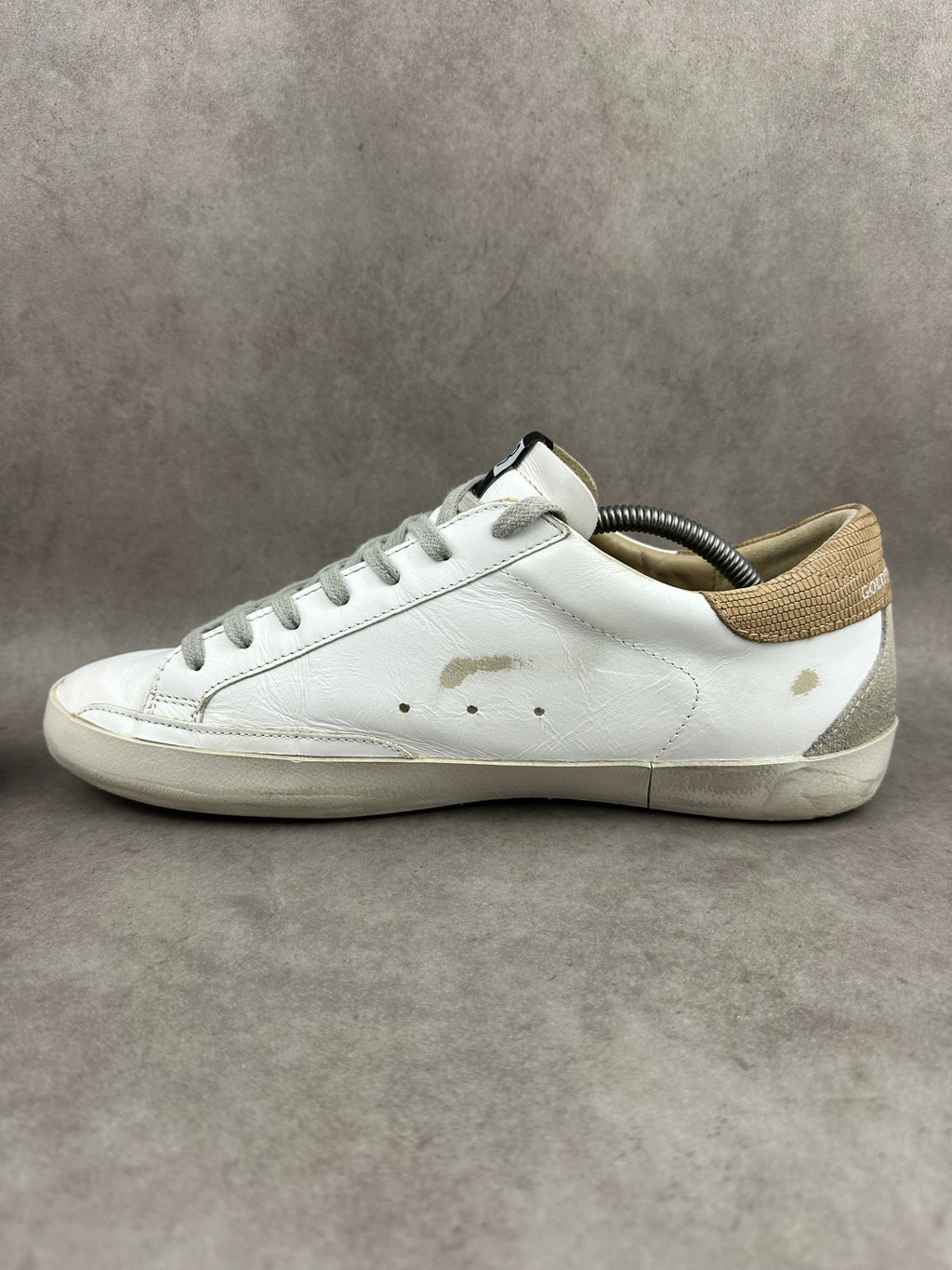 Golden Goose superstar T44