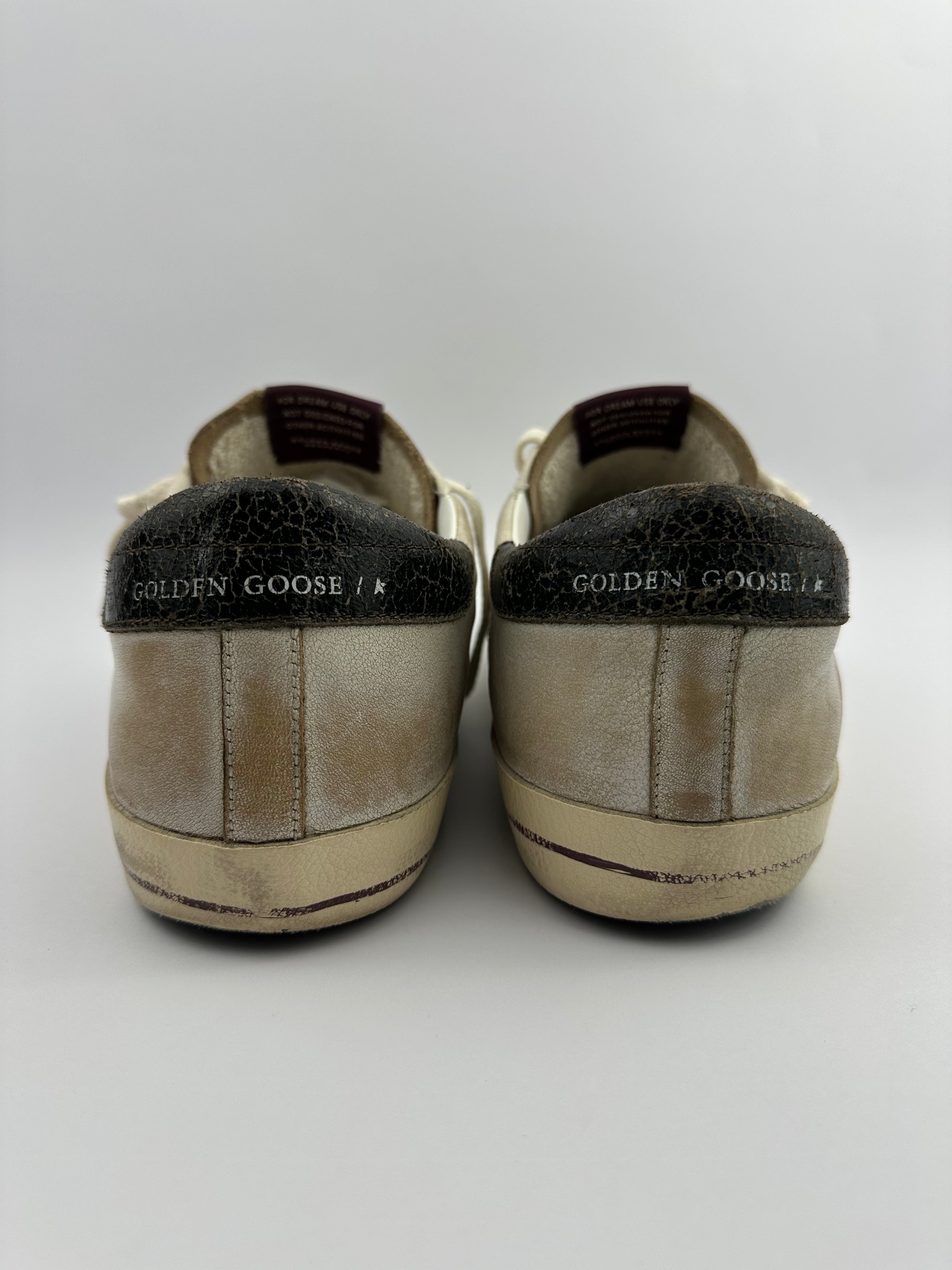 Golden Goose superstar T44
