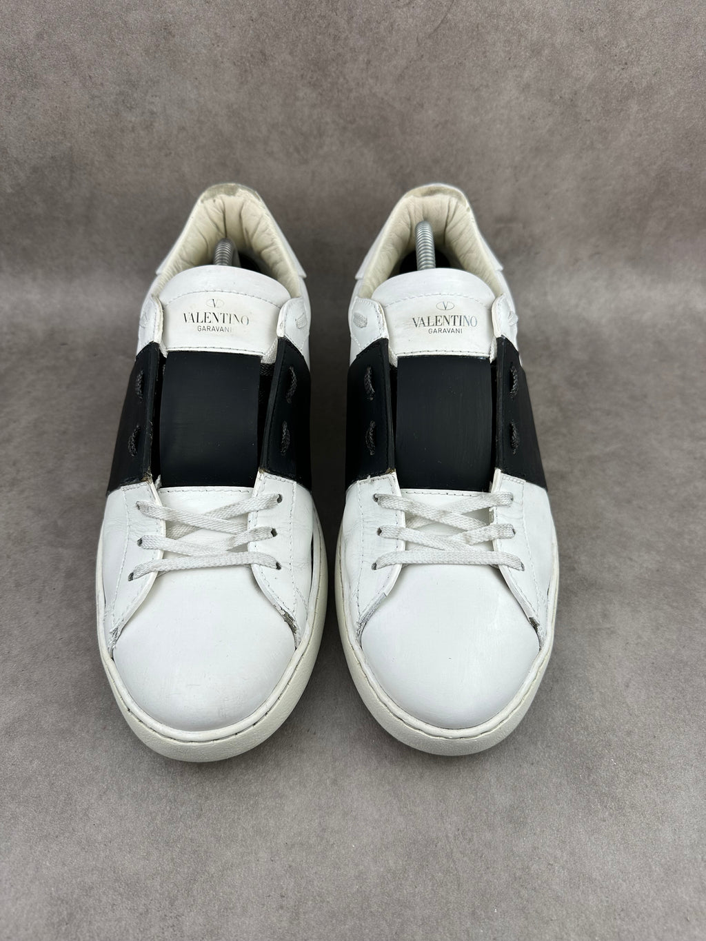 Valentino Garavani Open noire T44