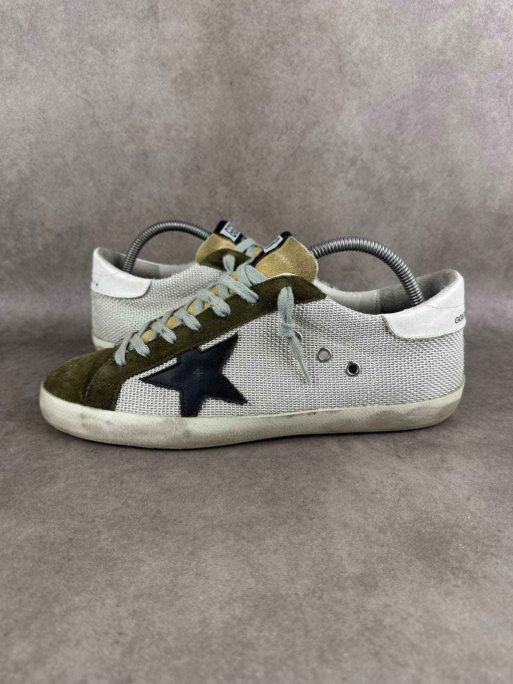 Golden Goose superstar Kaki T41-004