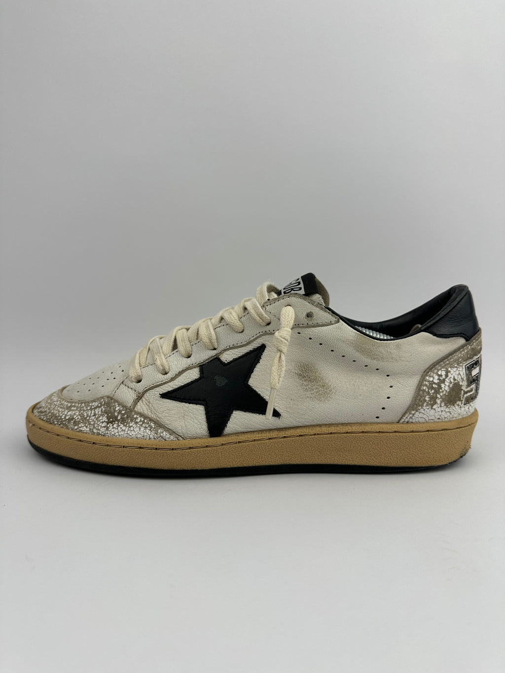 Golden Goose Ballstar Black/White  T38
