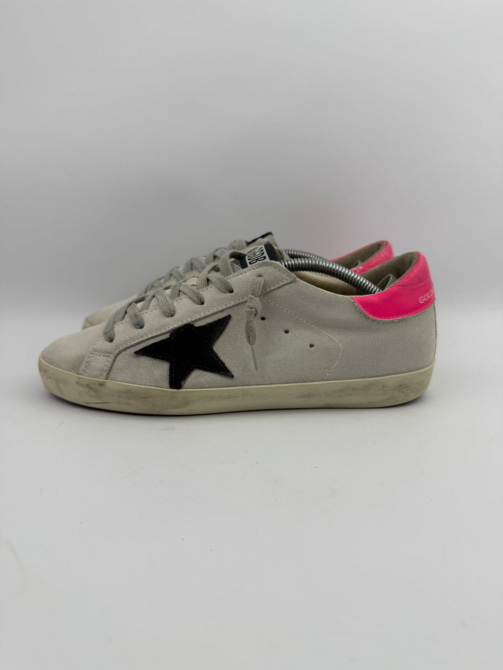 Golden Goose superstar T38
