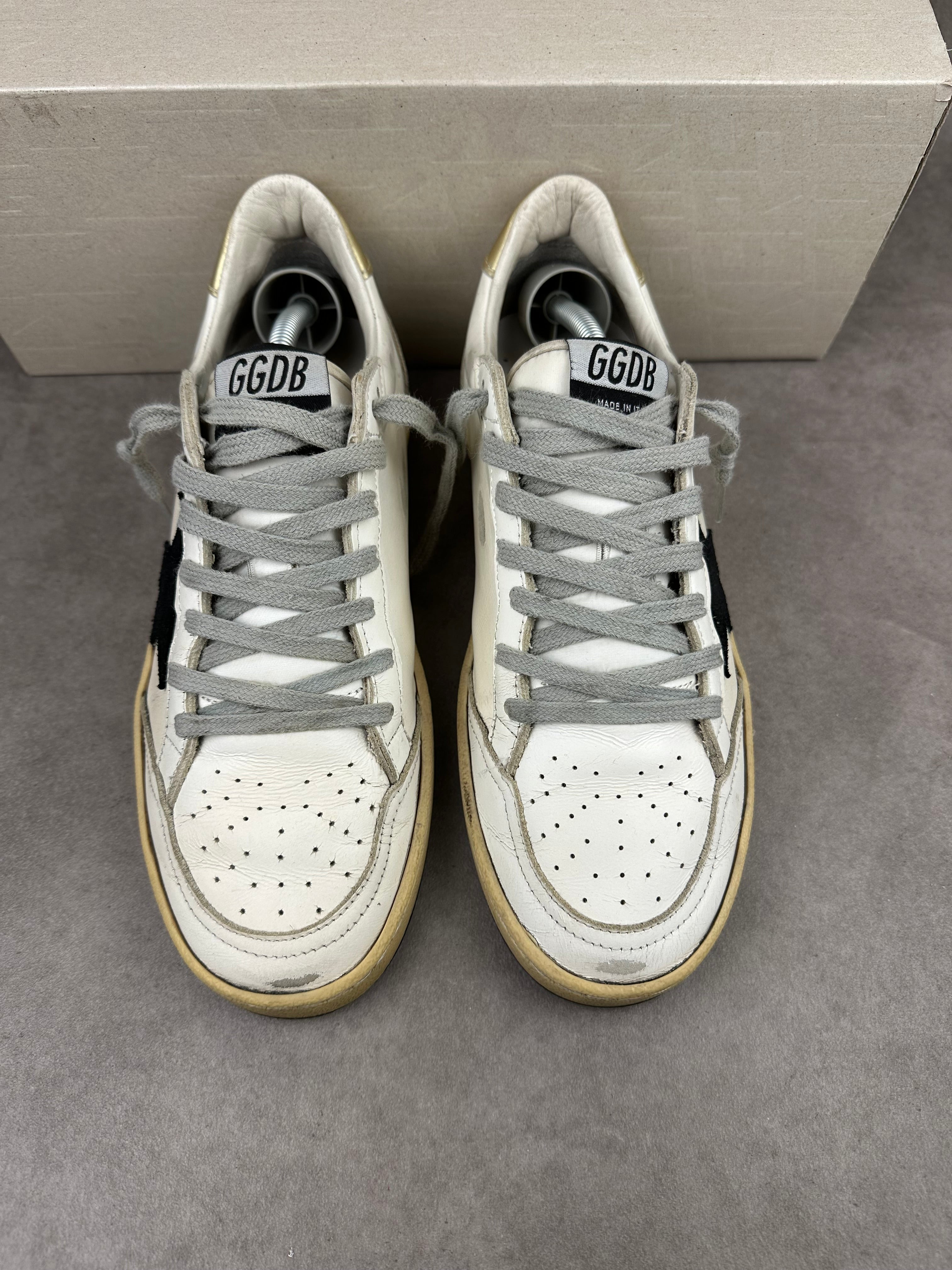 Golden Goose Ballstar blanche et doré T38-018