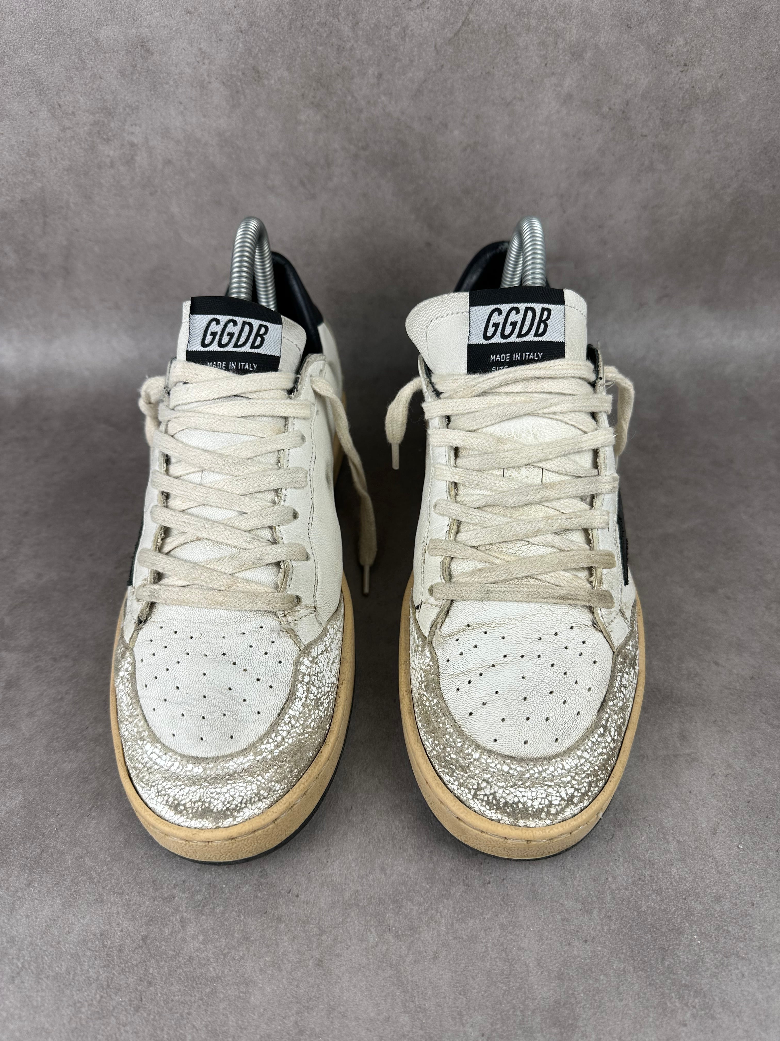 Golden Goose Ballstar blanche et noire T38-007