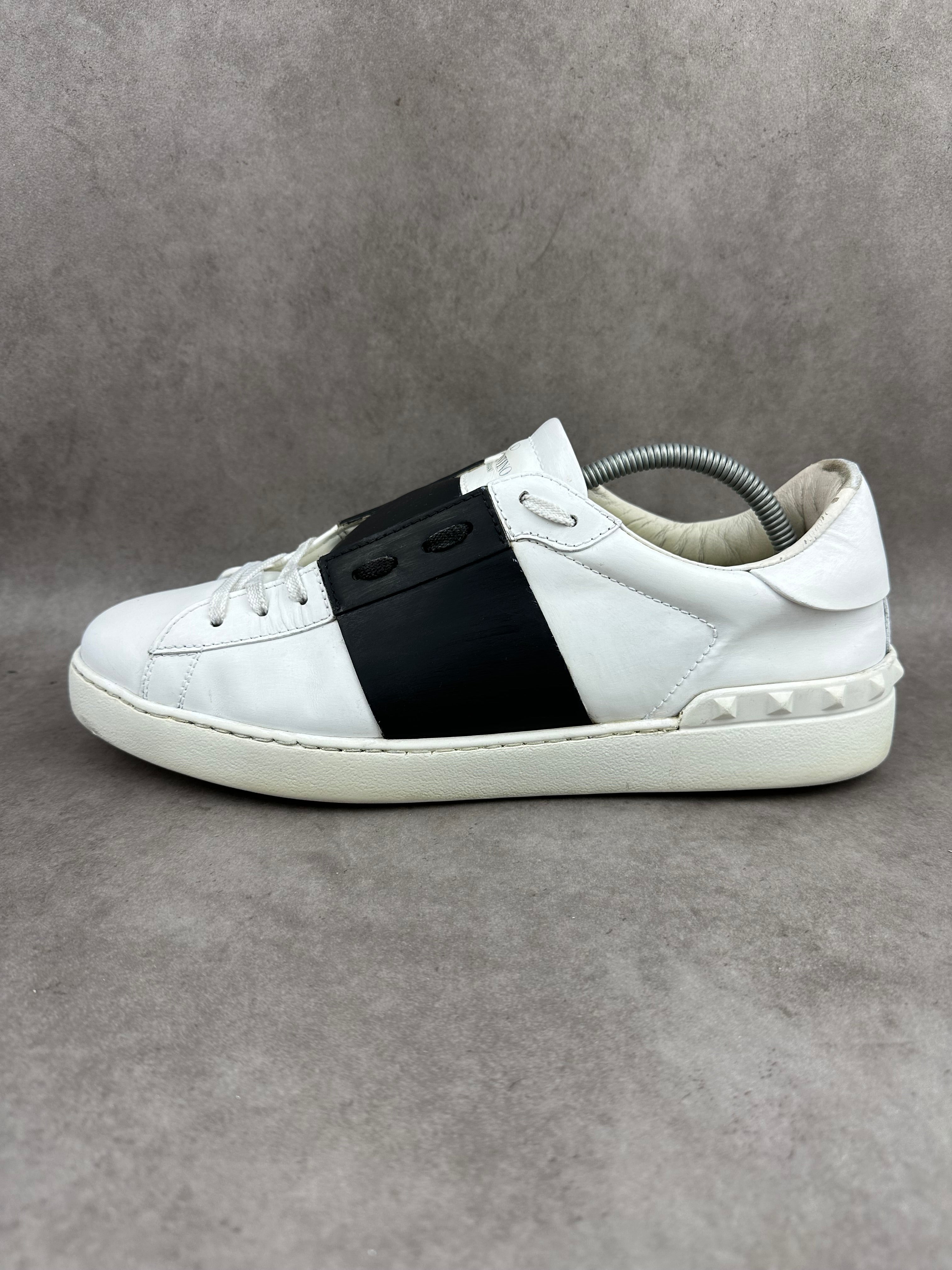 Valentino Garavani Open noire T44