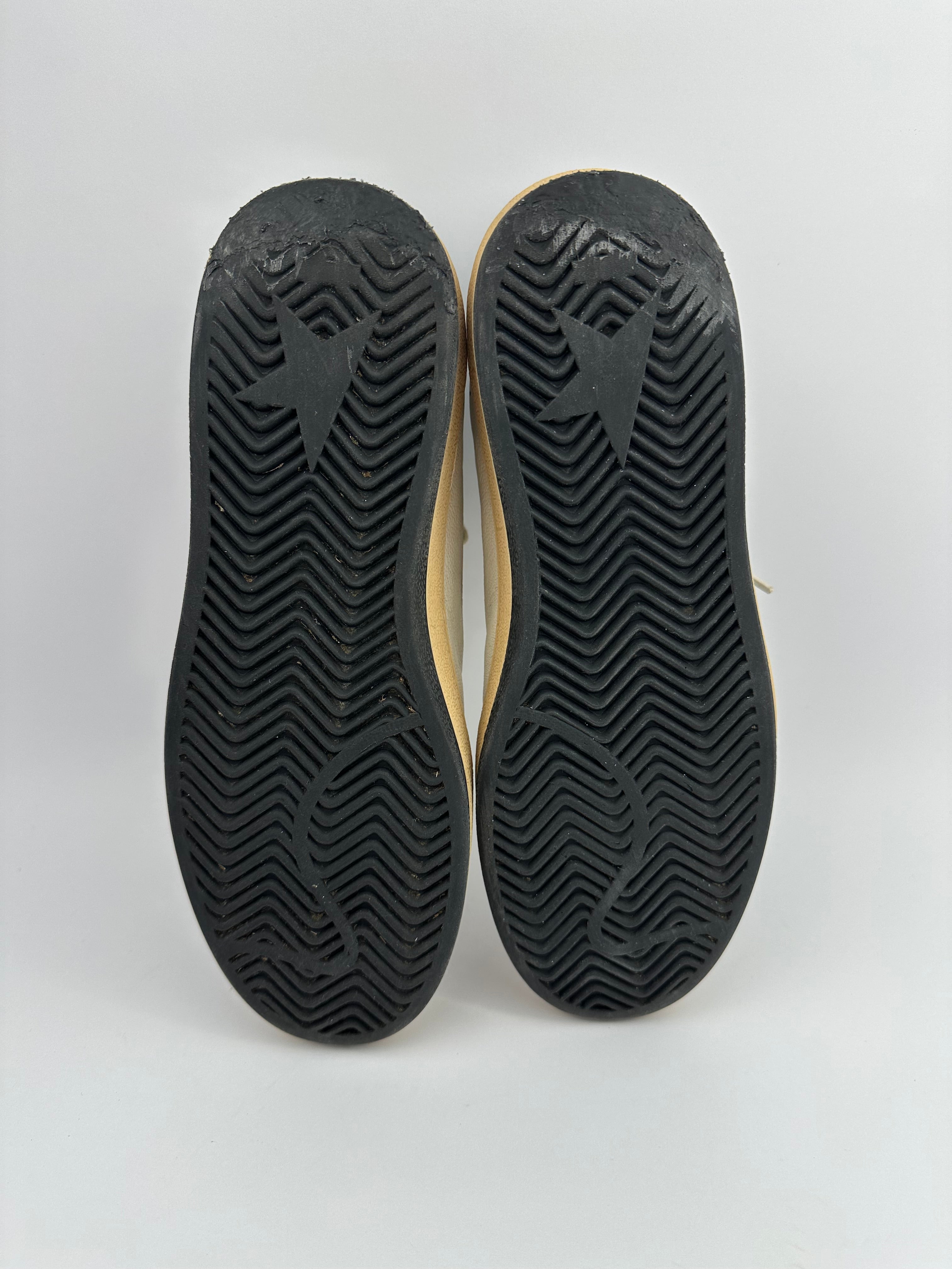 Golden Goose Ballstar Black/White  T38