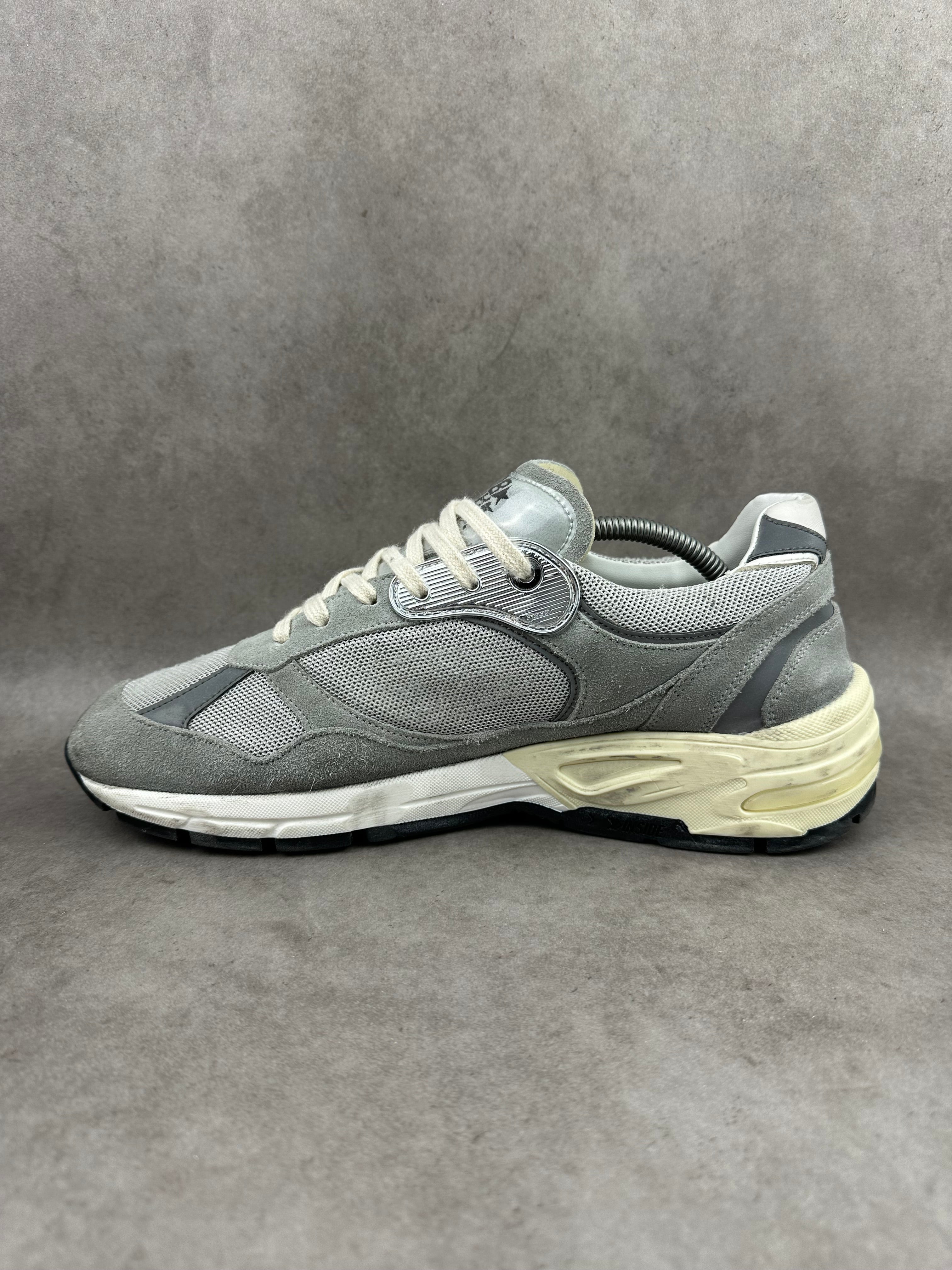 Golden Goose Dad star grise T44