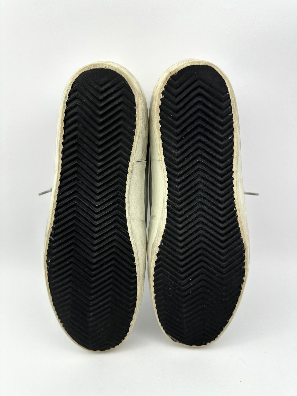 Golden Goose superstar T38