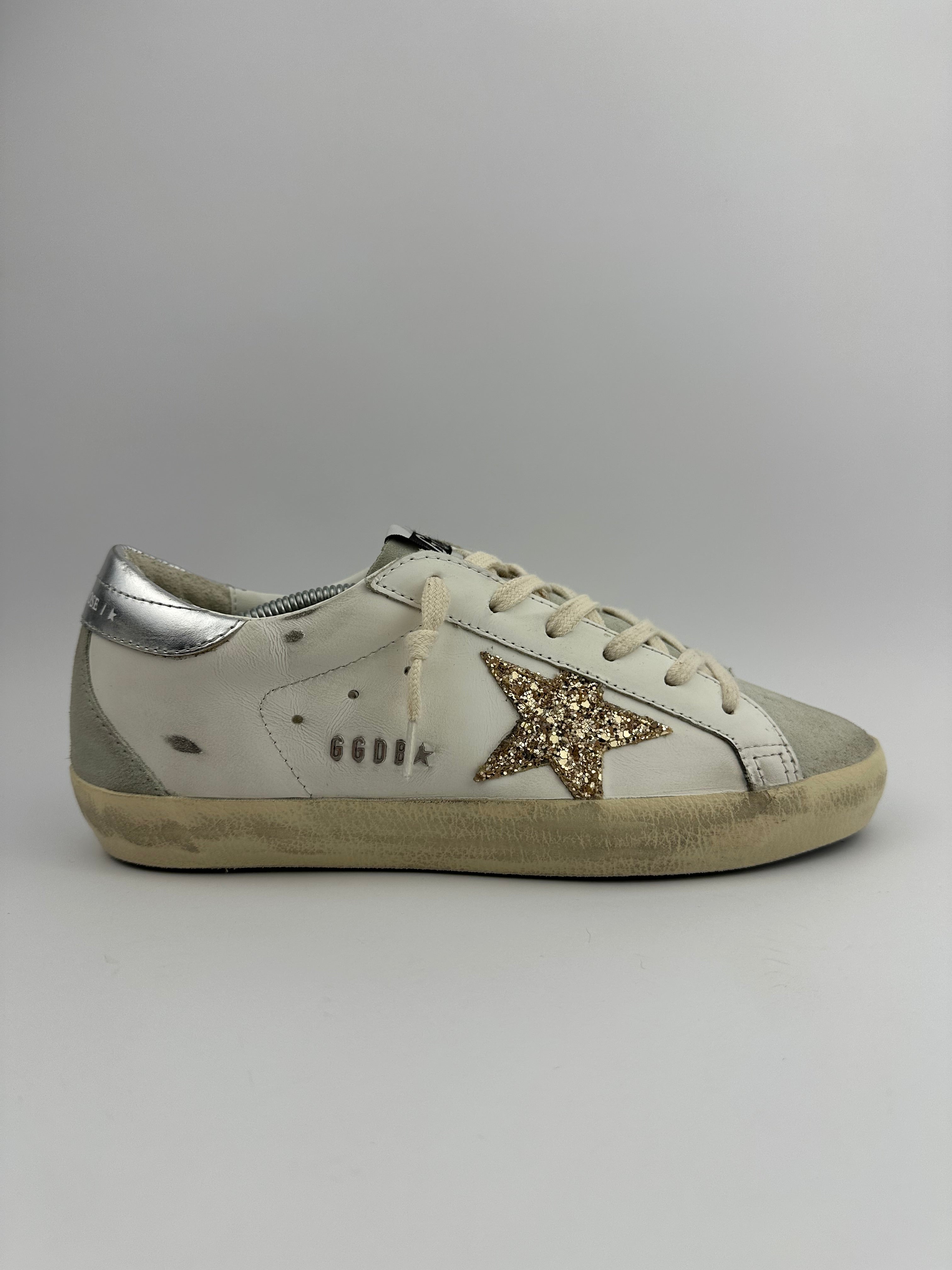 Golden Goose Superstar doré T38