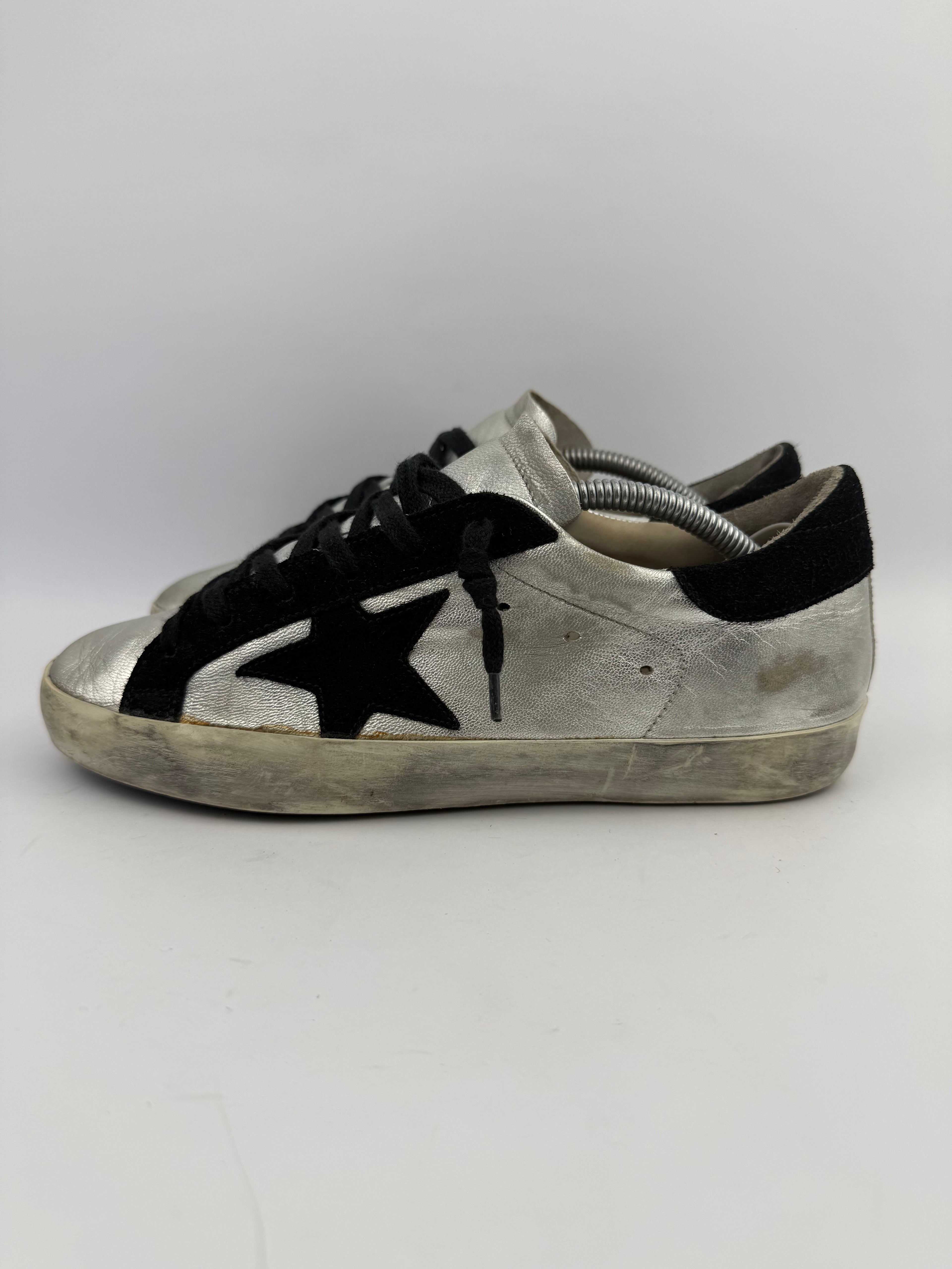 Golden Goose superstar T37