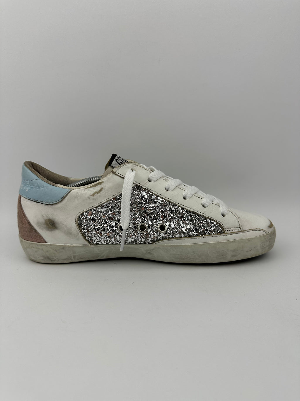 Golden Goose superstar T38