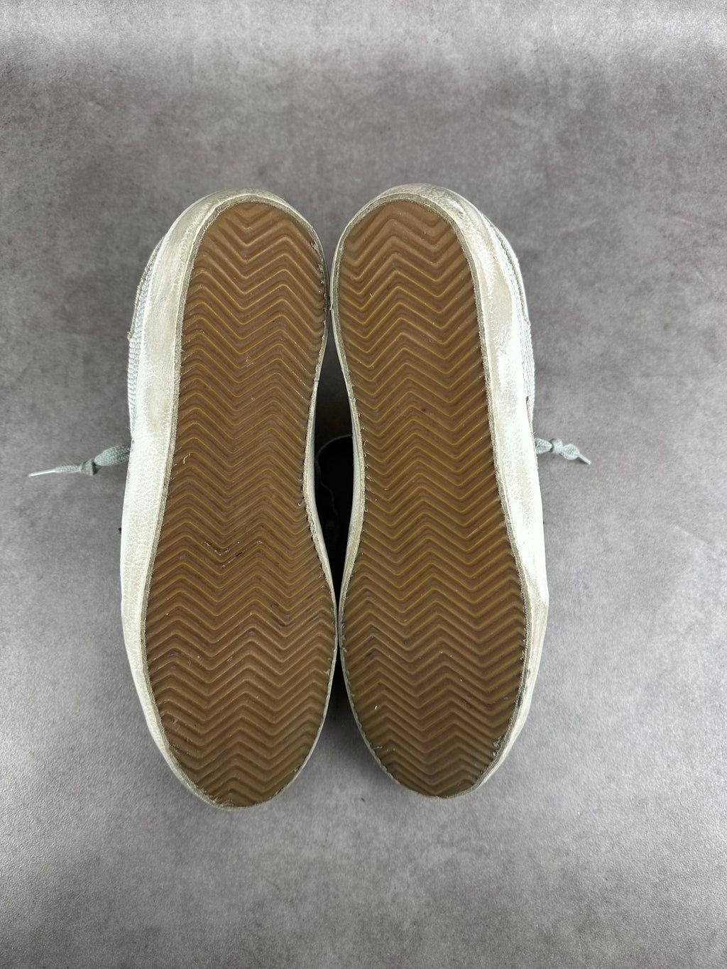 Golden Goose superstar Kaki T41-004