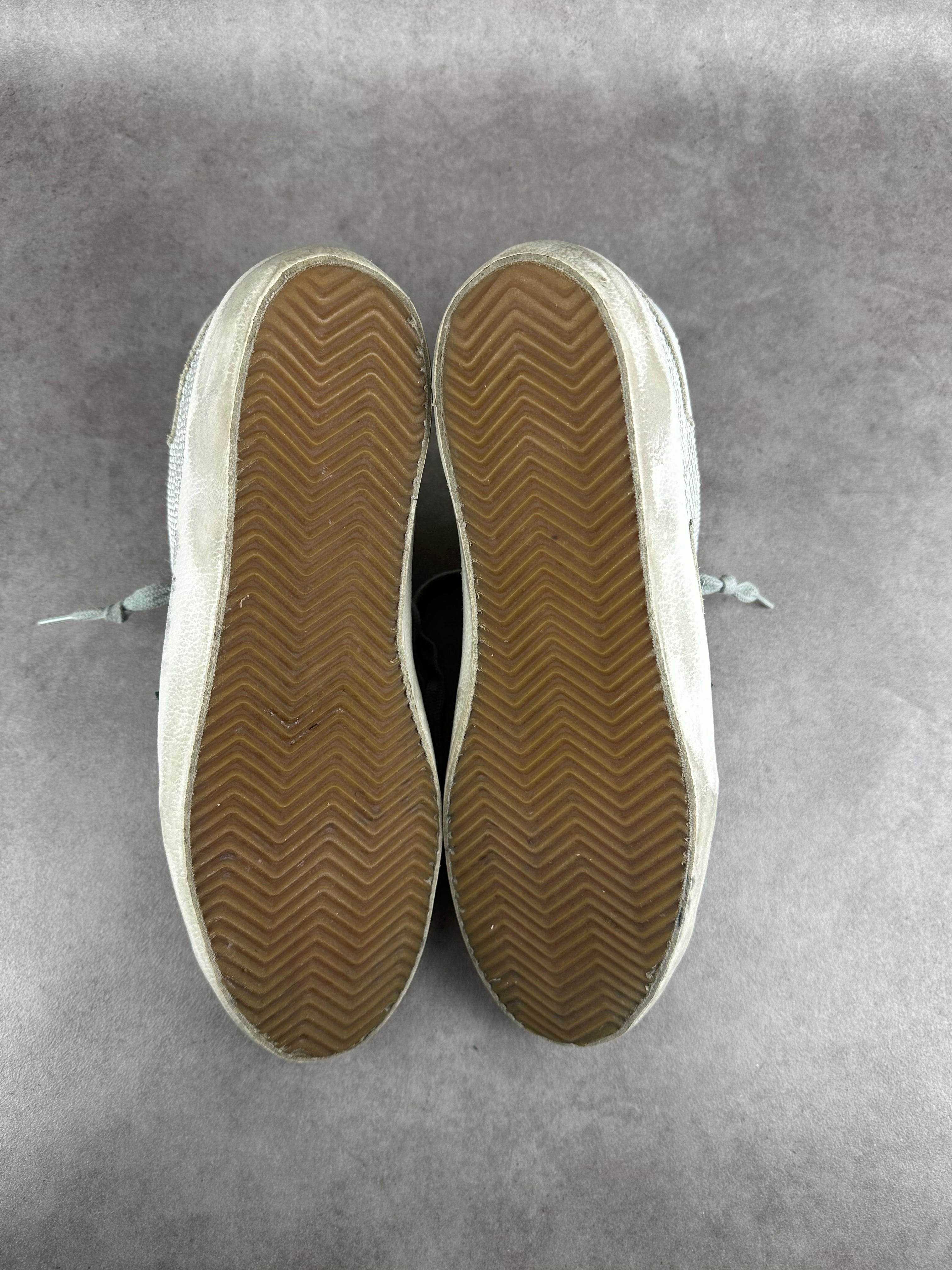 Golden Goose superstar Kaki T41-004