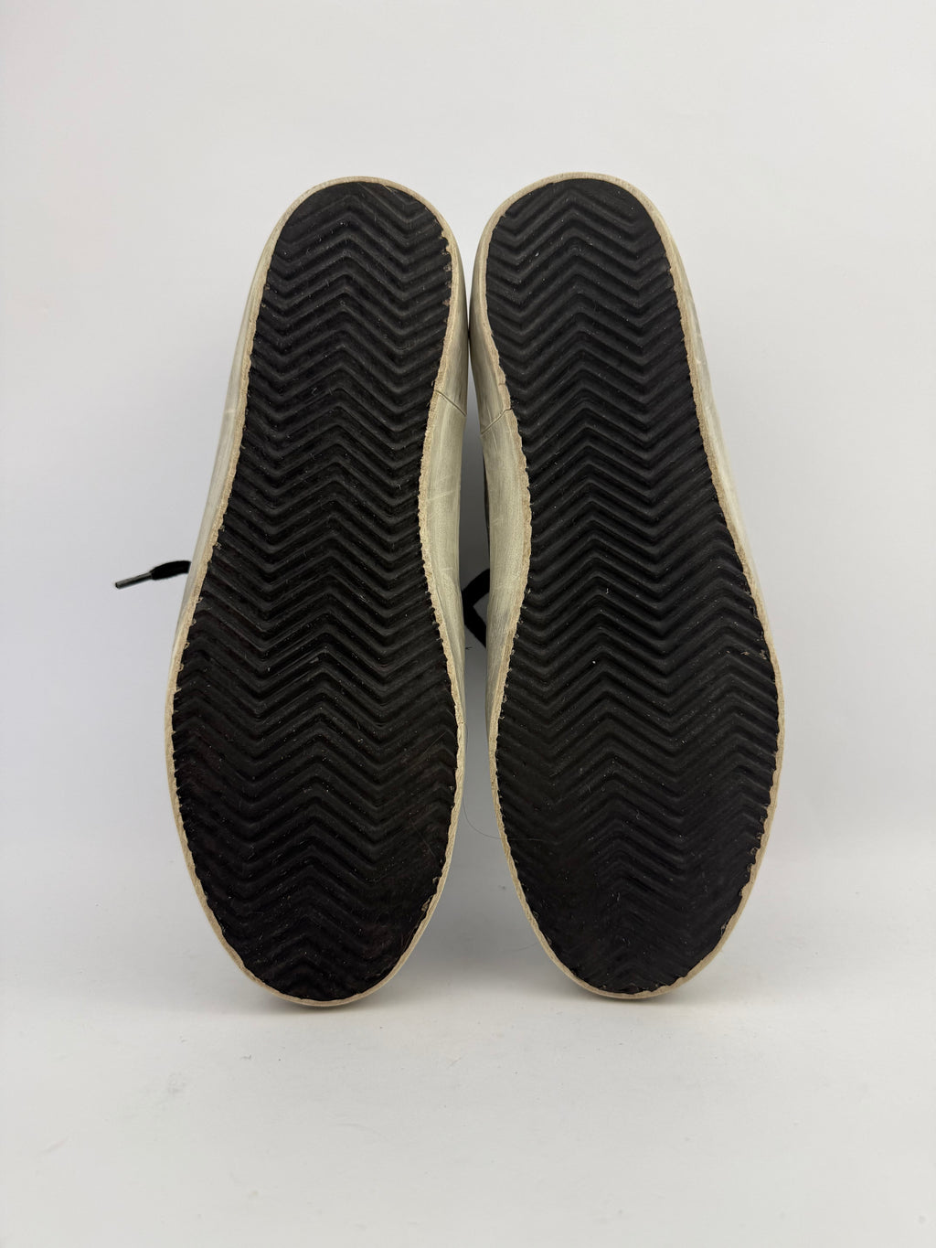 Golden Goose superstar T37