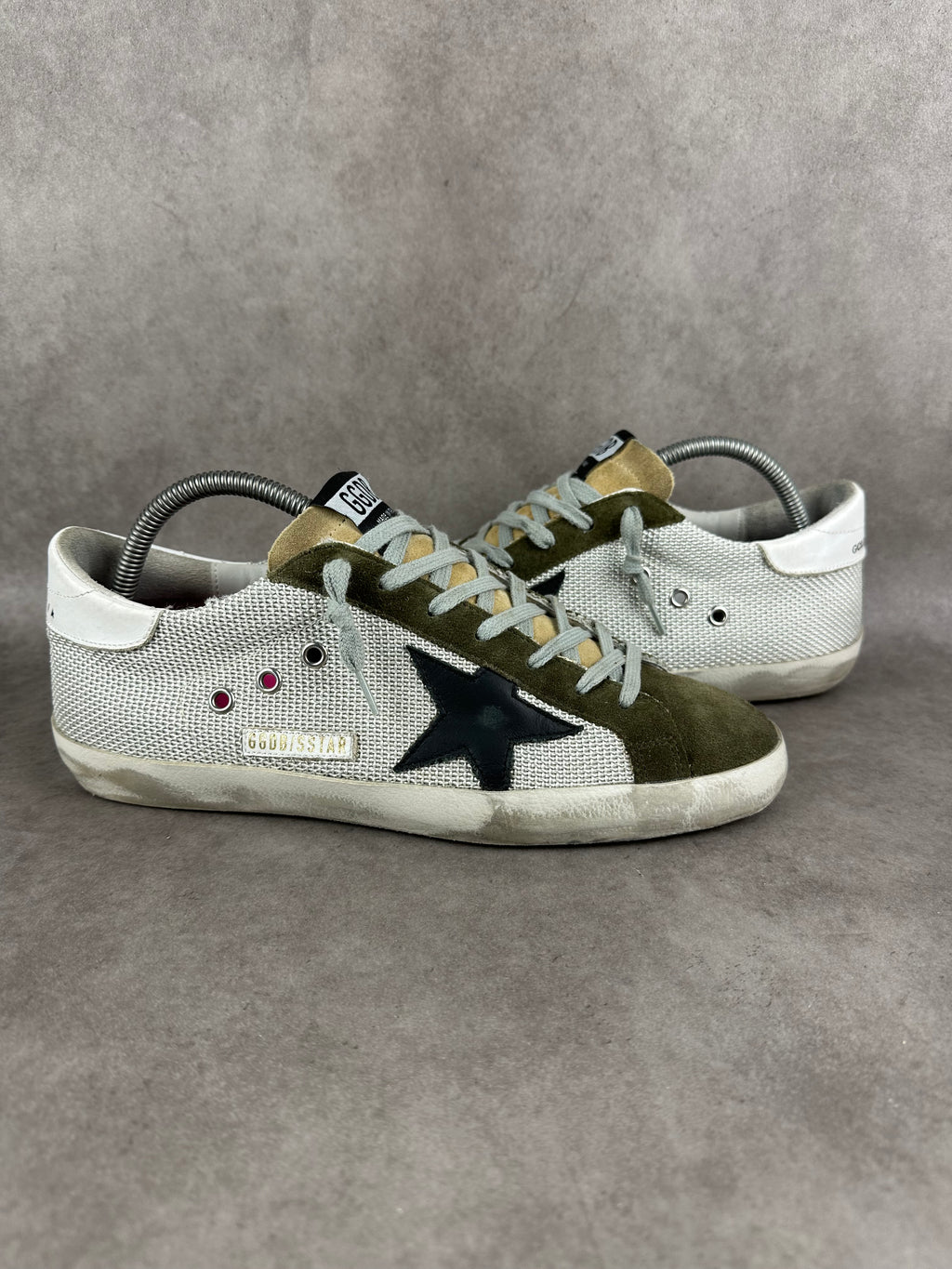 Golden Goose superstar Kaki T41-004