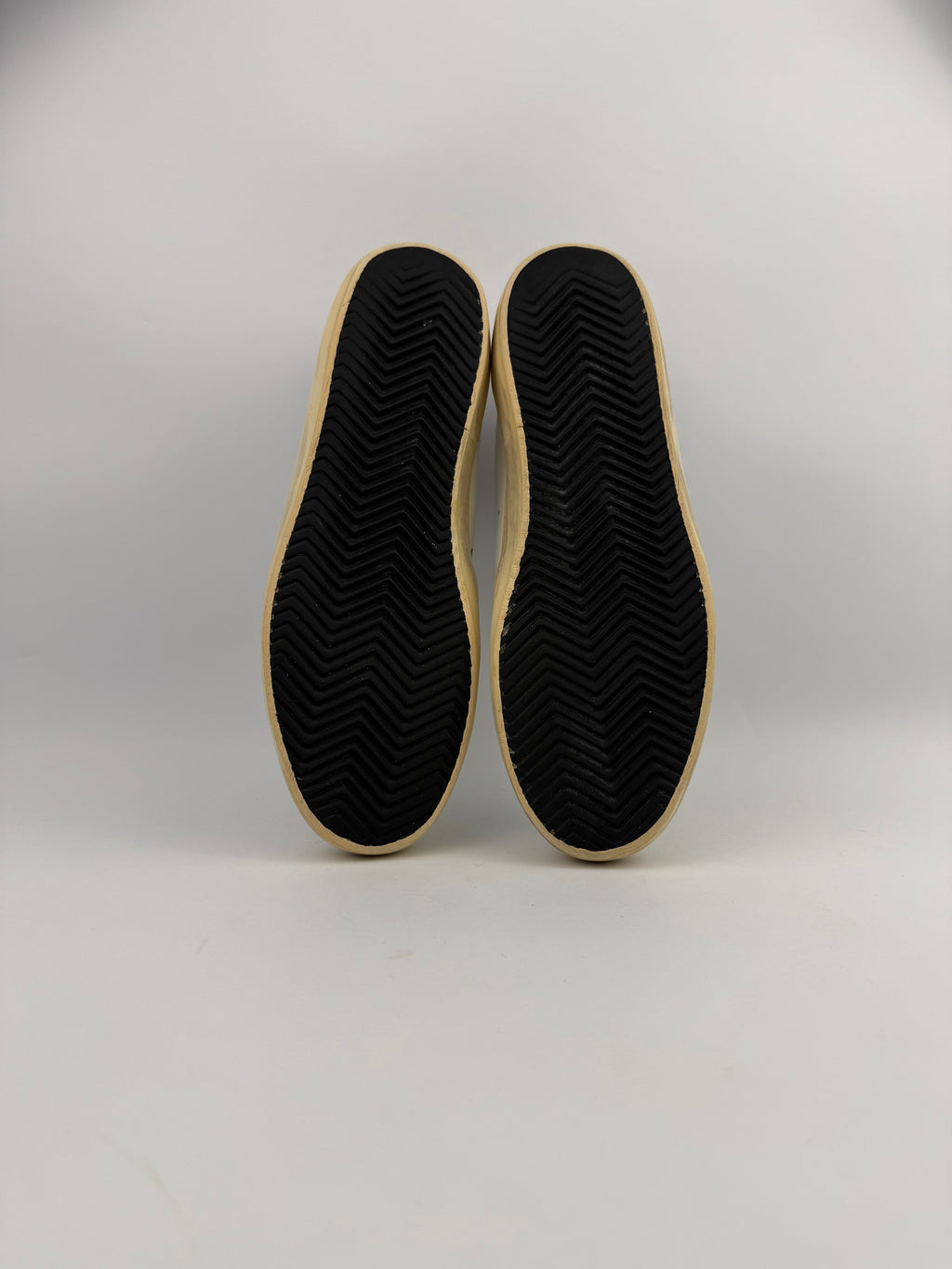 Golden Goose superstar T37