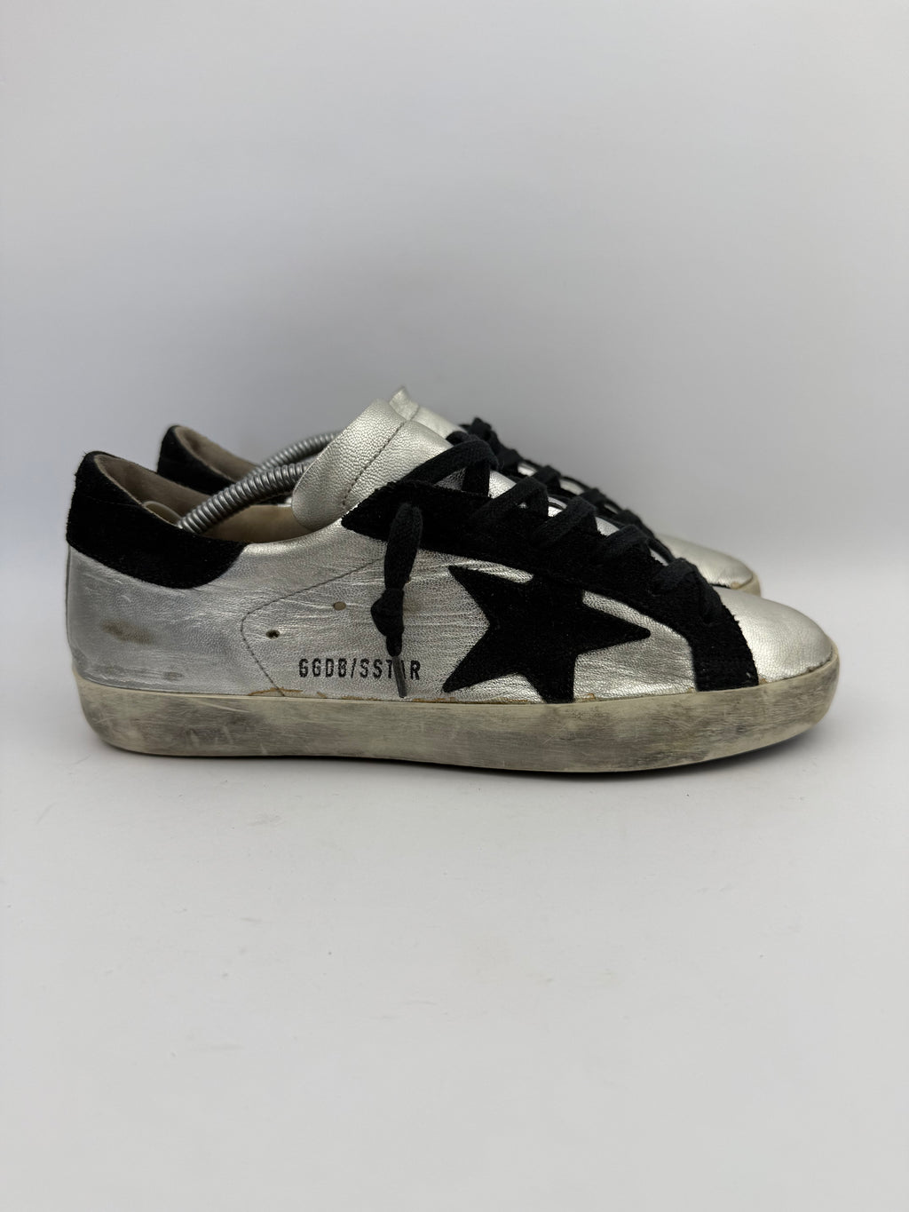 Golden Goose superstar T37