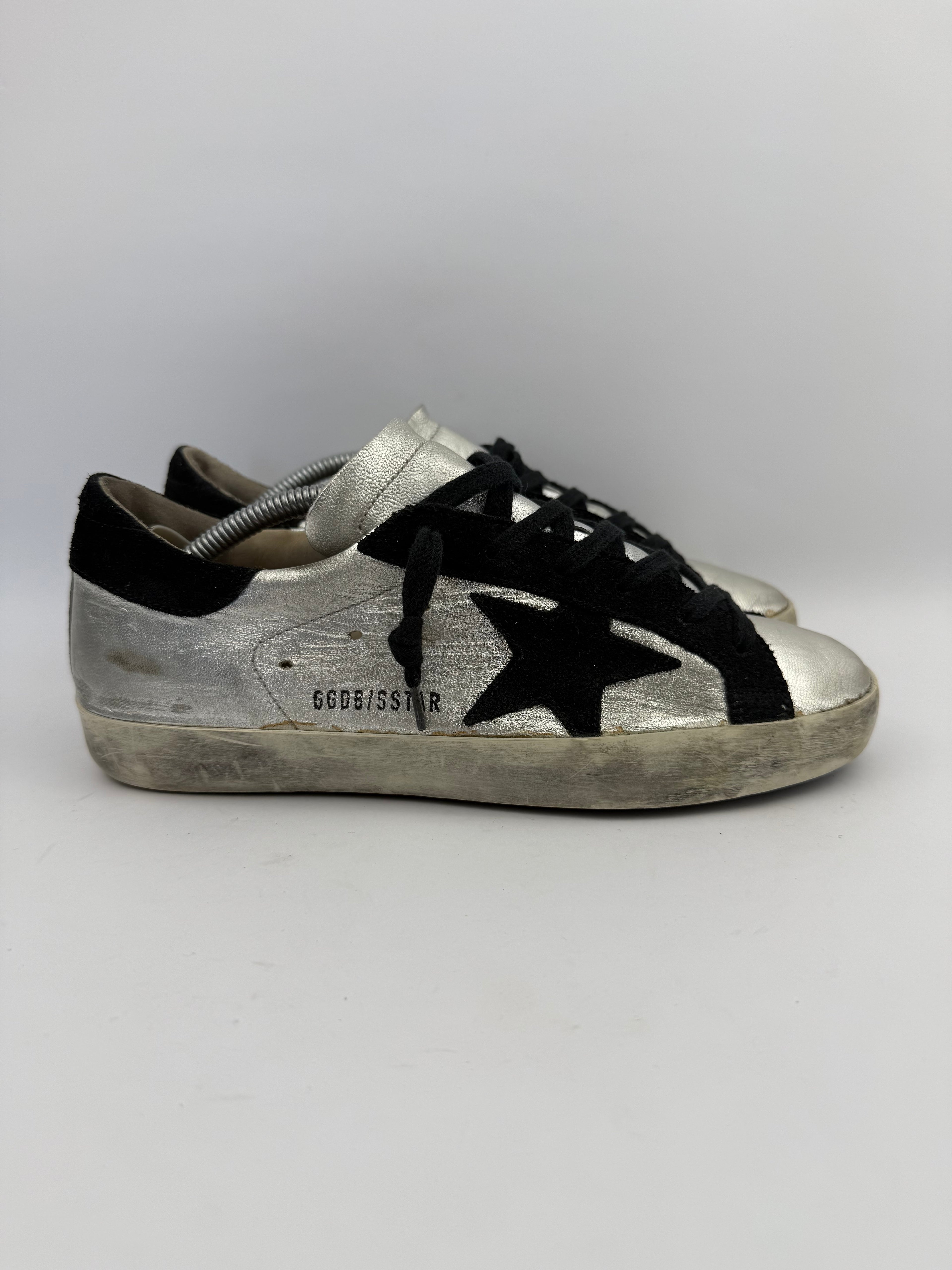 Golden Goose superstar T37