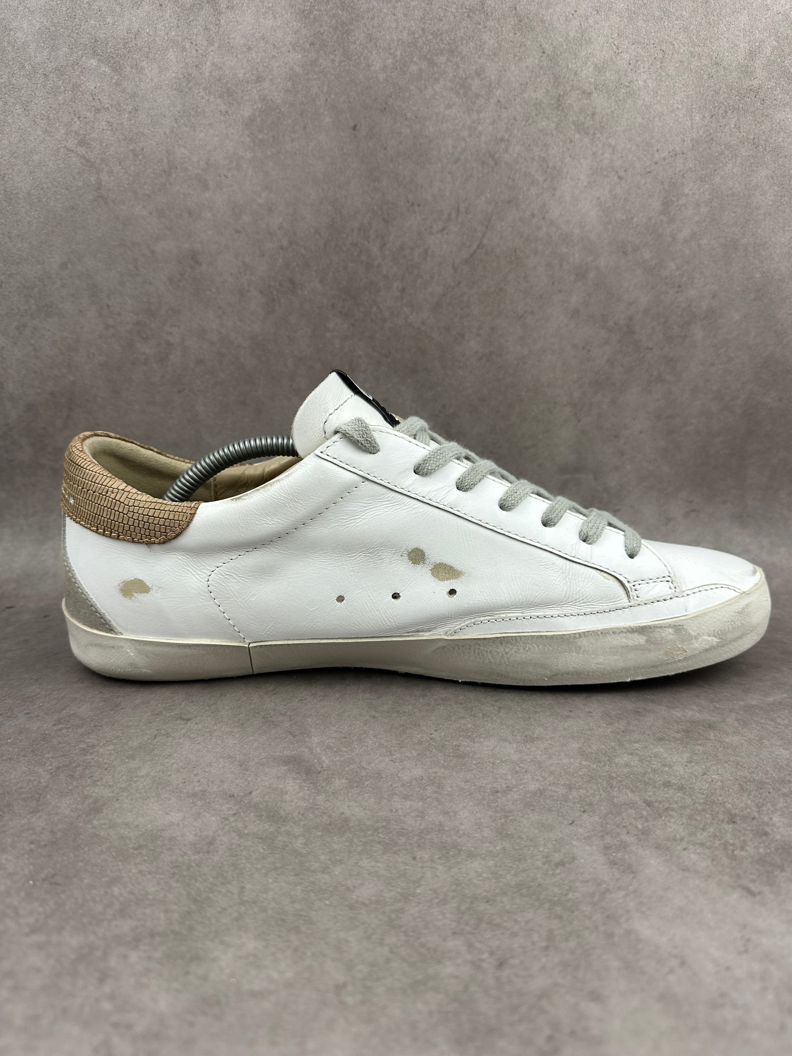 Golden Goose superstar T44