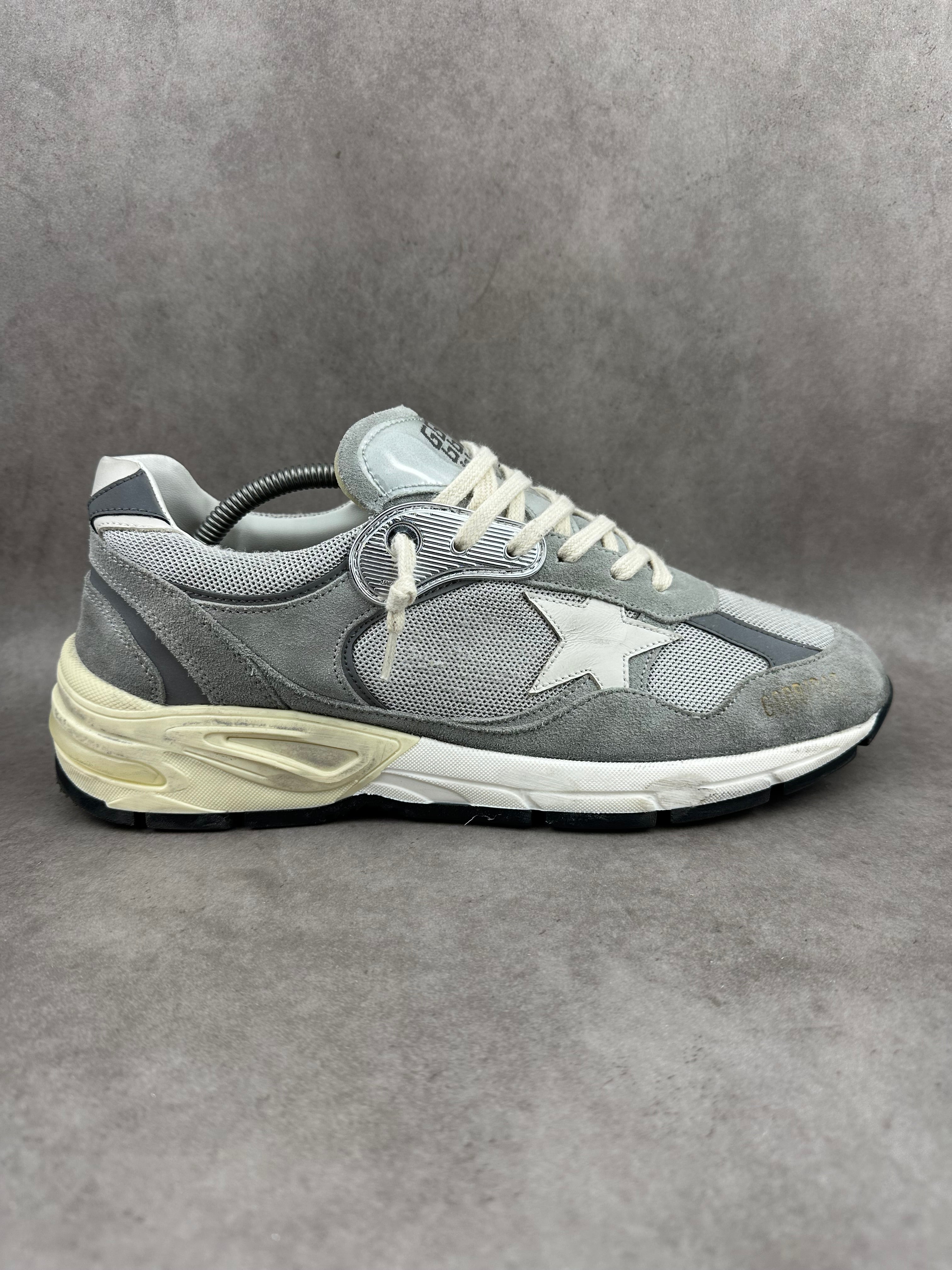 Golden Goose Dad star grise T44