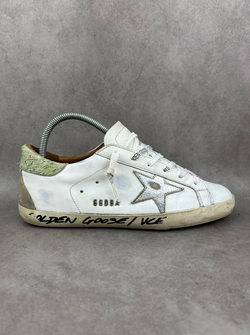 Golden Goose superstar T39