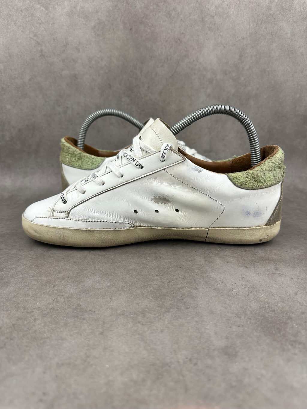 Golden Goose superstar T39