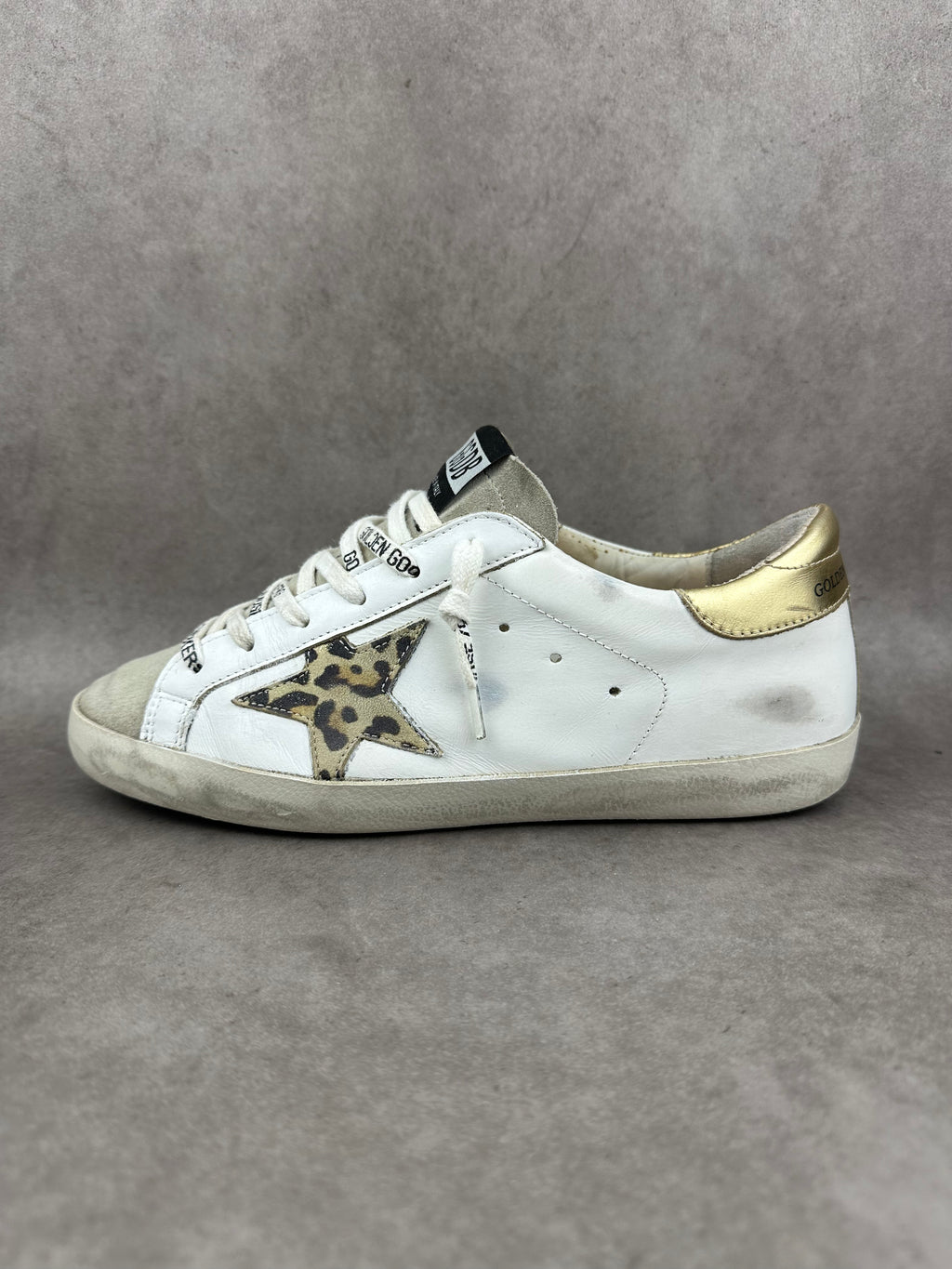 Golden Goose Superstar doré T37