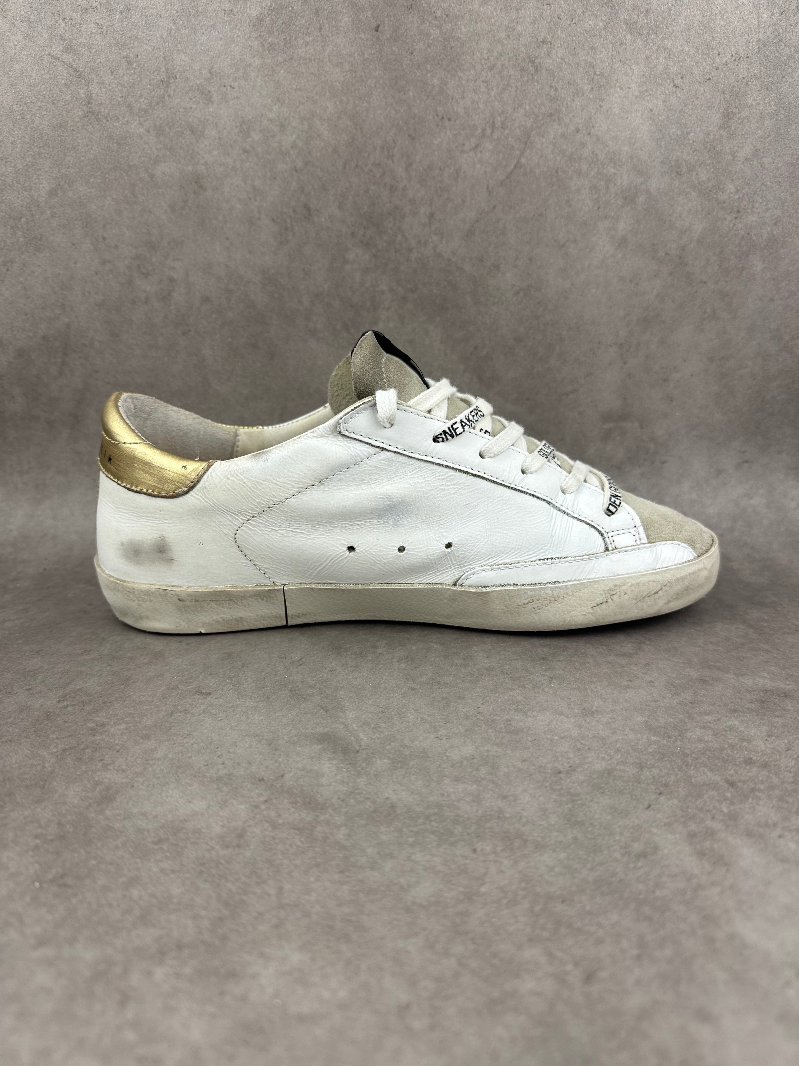 Golden Goose Superstar doré T37