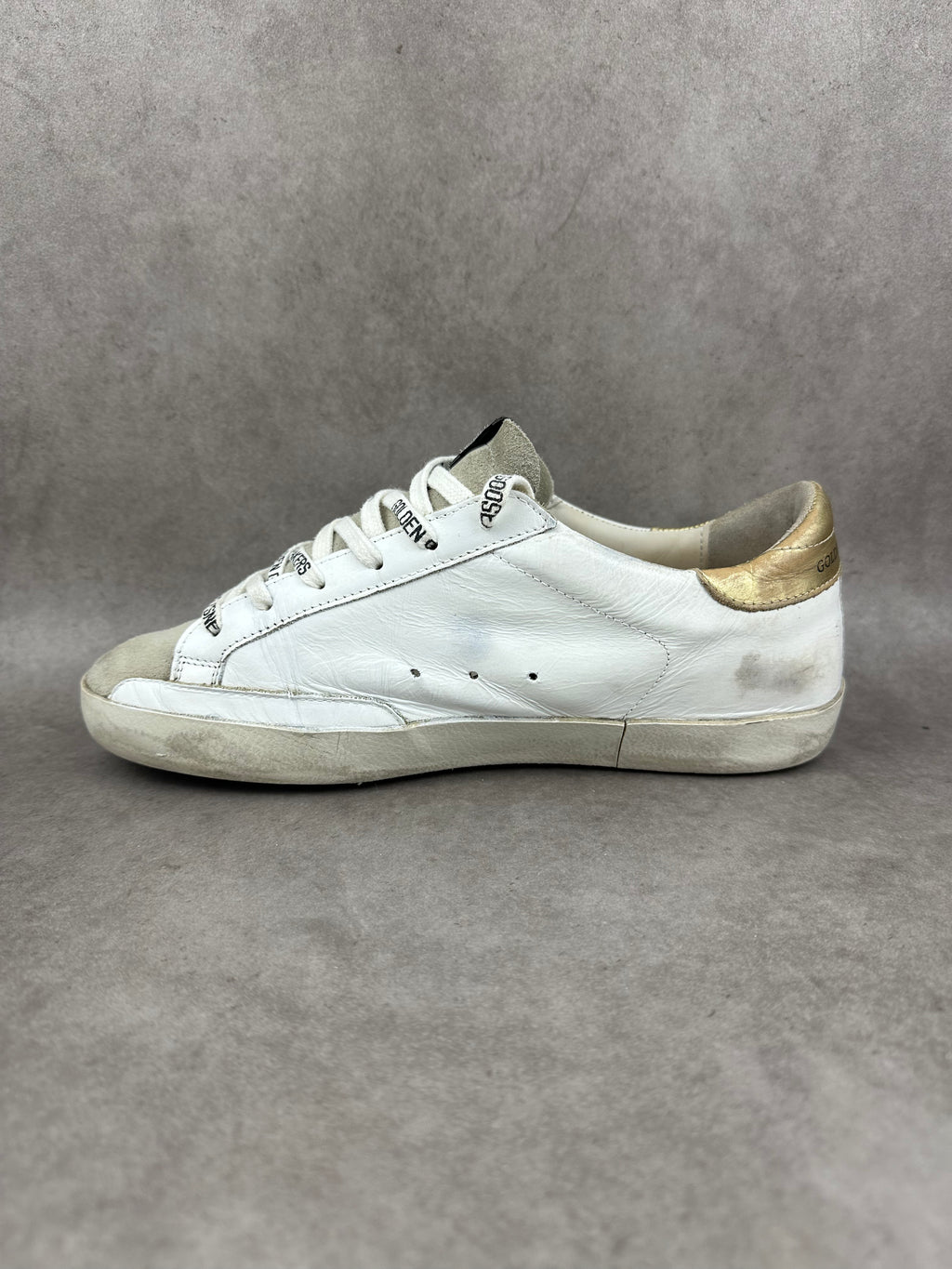 Golden Goose Superstar doré T37